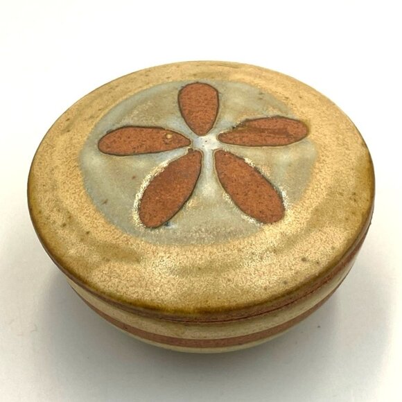 Stoneware Pottery Trinket Dish w/Lid Flower Neutral - Picture 1 of 5
